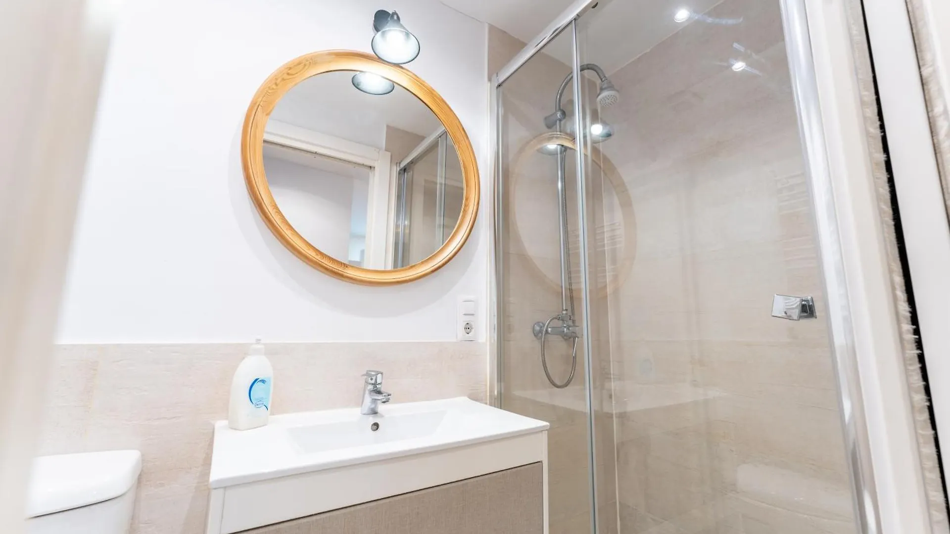 Warm And Inviting, Central Location By Urbanhosting Santander