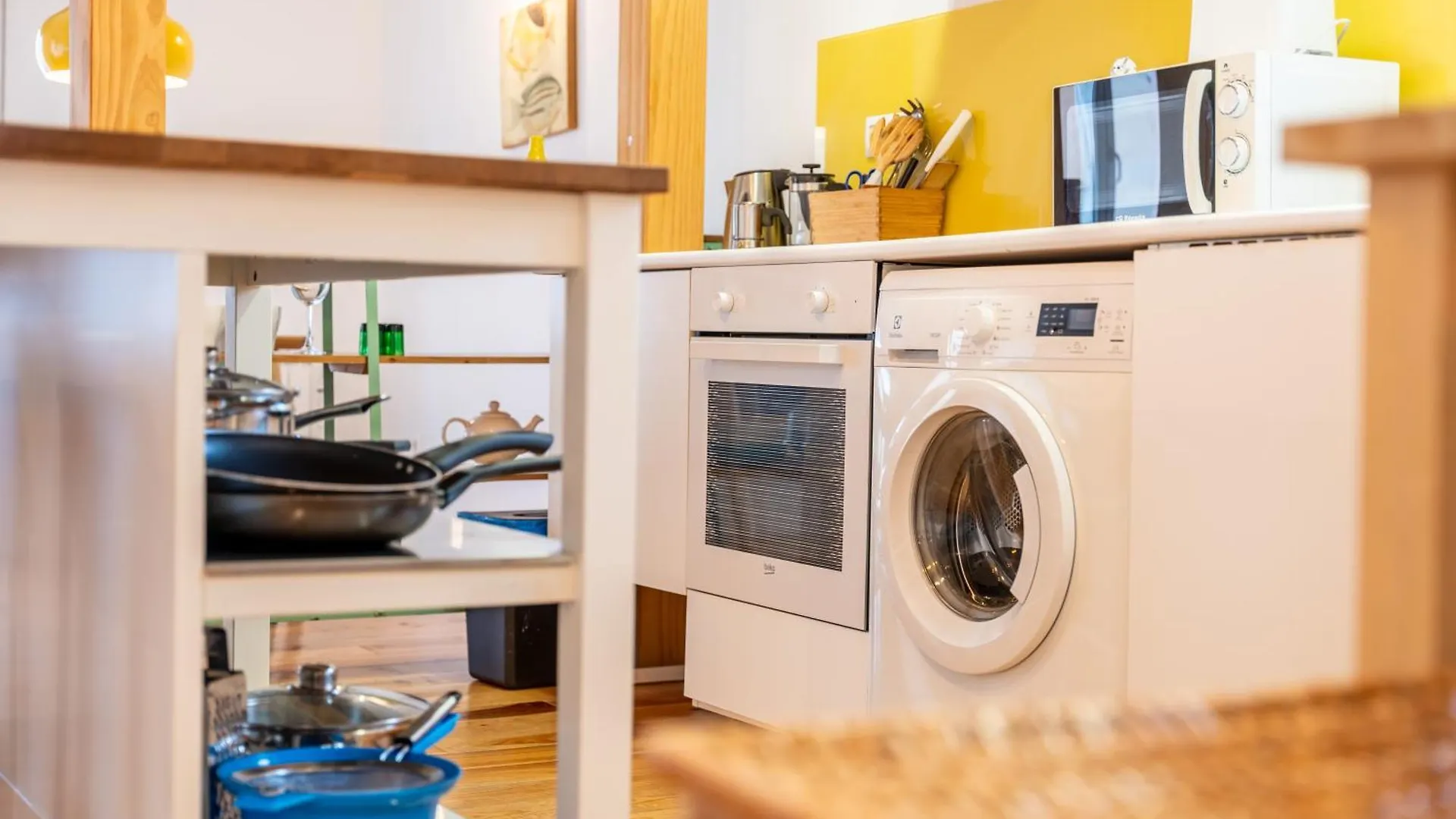 Warm And Inviting, Central Location By Urbanhosting Santander España